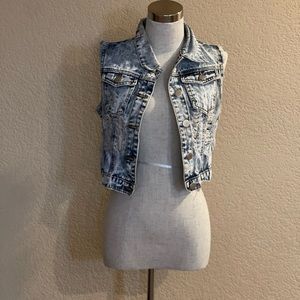 Denim vest; lightly worn; Large